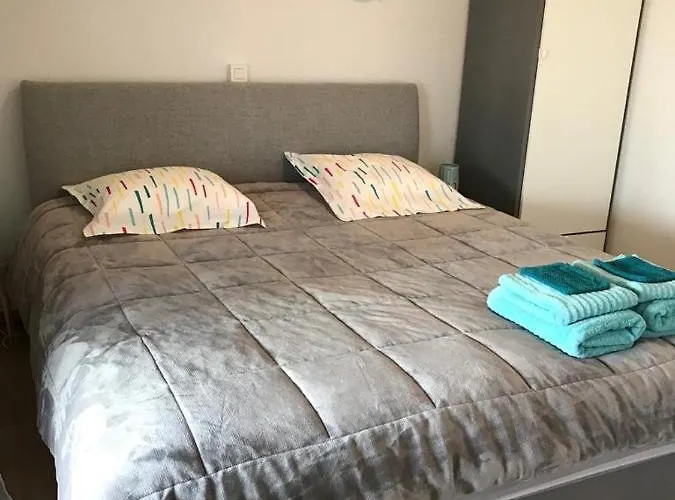 Res Apollo نيوبورت